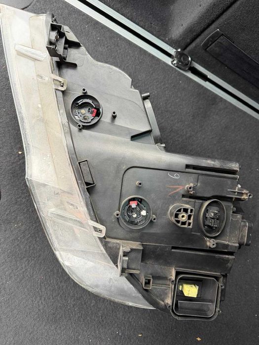 Lampy ksenonowe adaptacyjne  Bmw X5 E70 LIFT - z USA