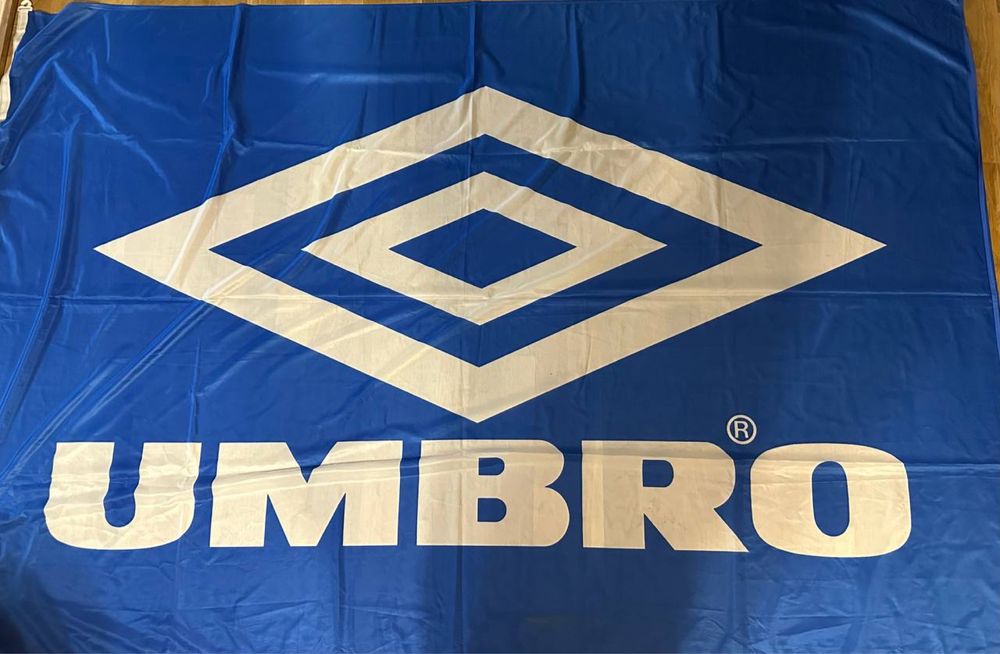 Великий прапор UMBRO