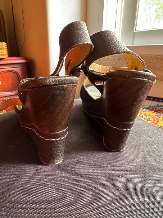 Sandálias Castanhas de cunha 35