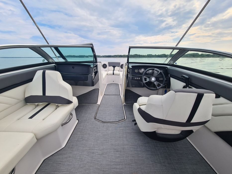 Łódź motorowa Four Winns H210 Volvo Penta V8 2014r.