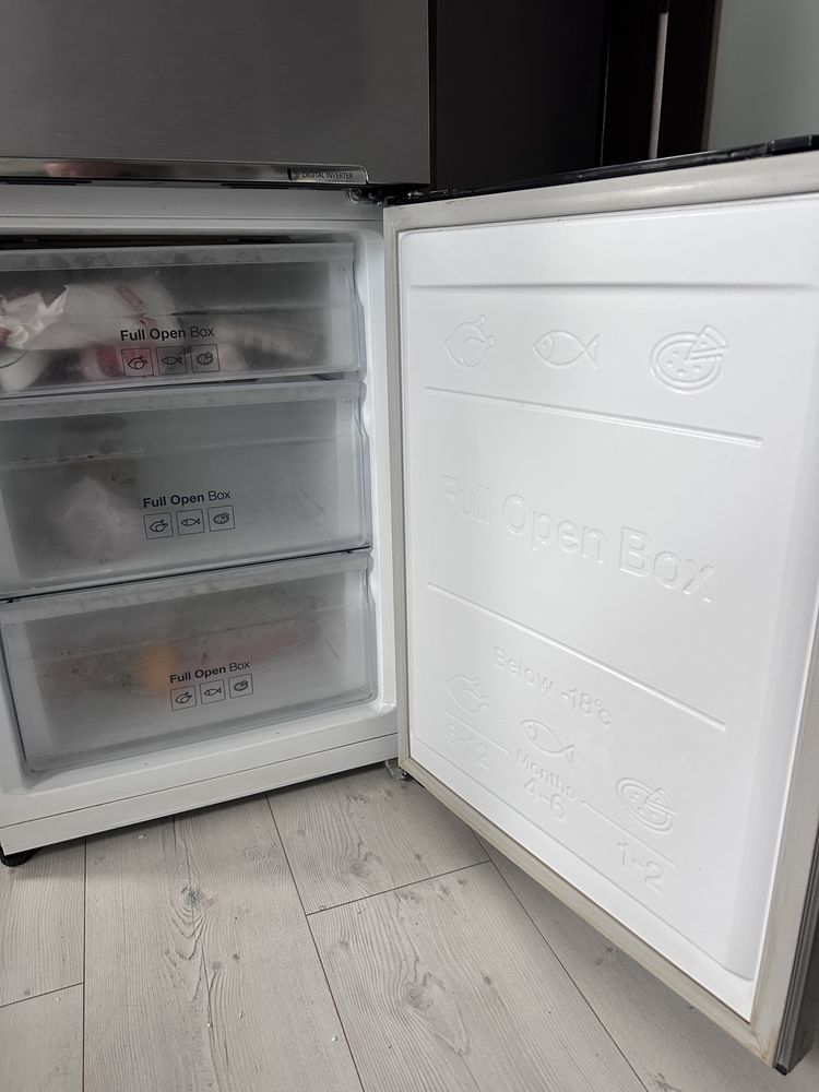 Lodówka zamrażarka samsung no frost bardzo dobry stan 7 lat,srebrna