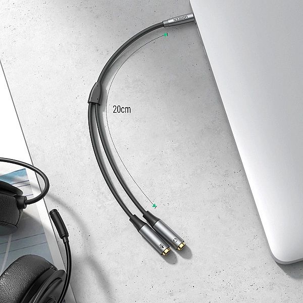 Ugreen Rozdzielacz Aux do słuchawek i mikrofonu 1 x męski 3,5 mm, 2 x
