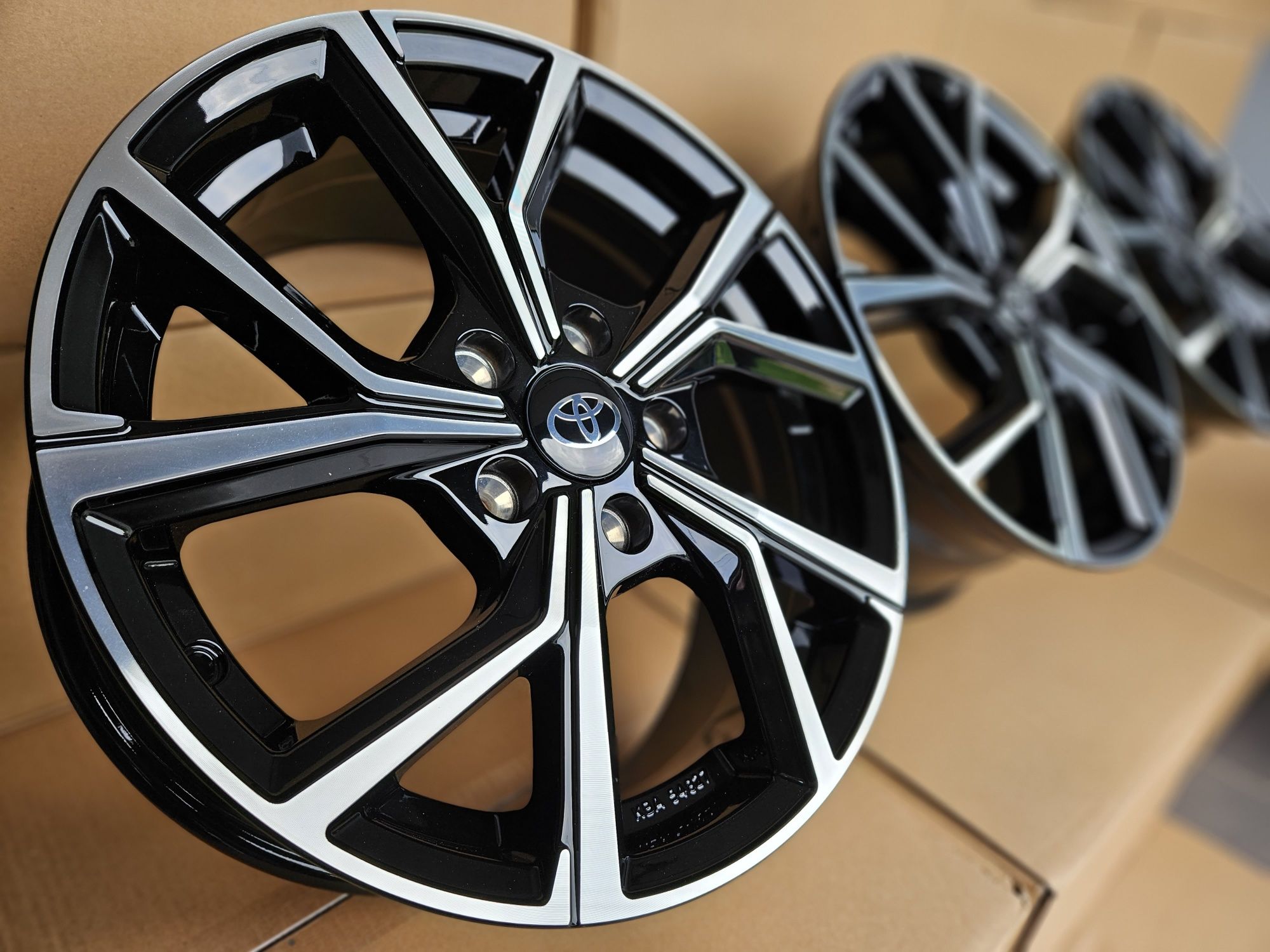Toyota 16 " Nowe Czarne 5x114,3 Auris Corolla Yaris Cross RAV4 Felgi