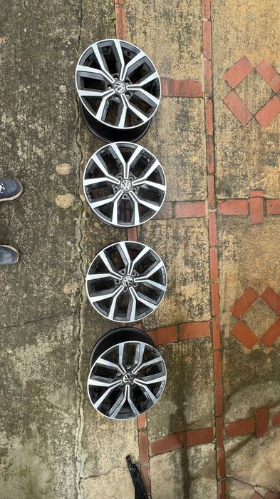 Komplet Felg aluminiowych VW Passat B8 Nivelles 7j ET40 17 cali