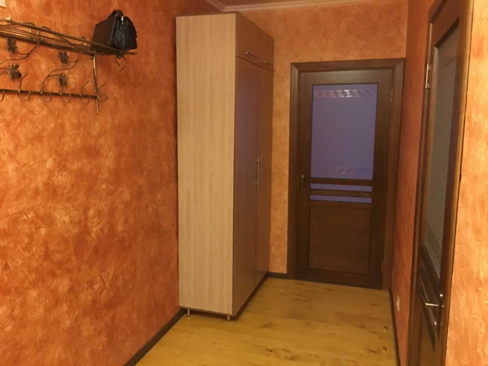Оренда 2к по вул Довга