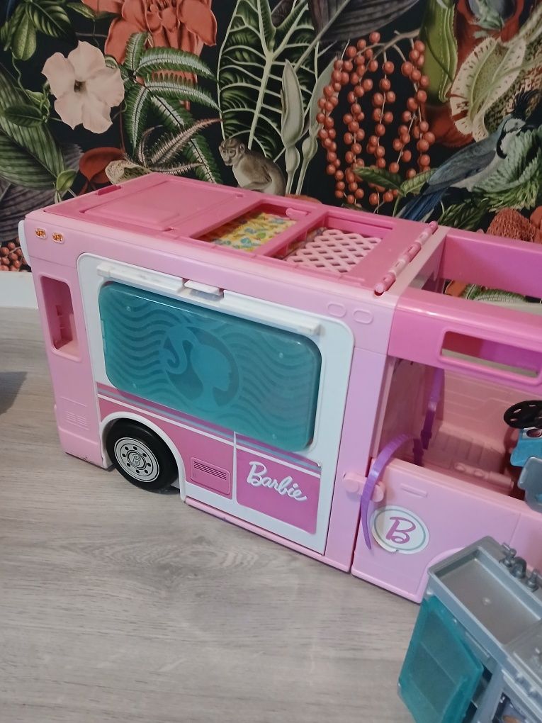 Camper Barbie plus samochód terenowy