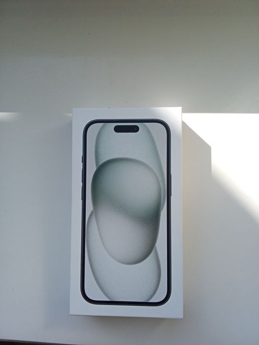Nowy iPhone nieotwierany