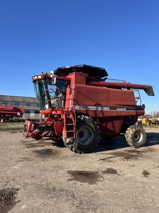 Комбайн Case IH 2388