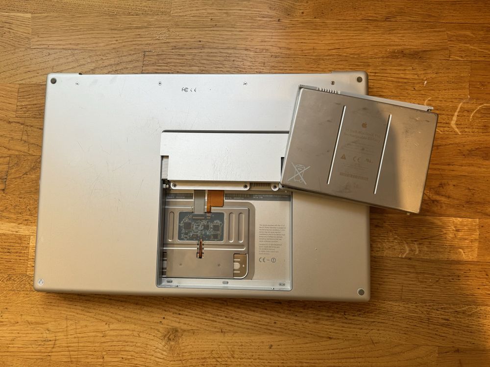 Macbook Pro 2008 rok