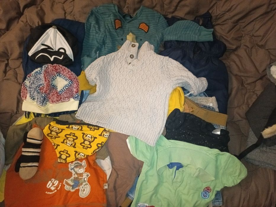 Віддам речі для хлопчика до 2 років