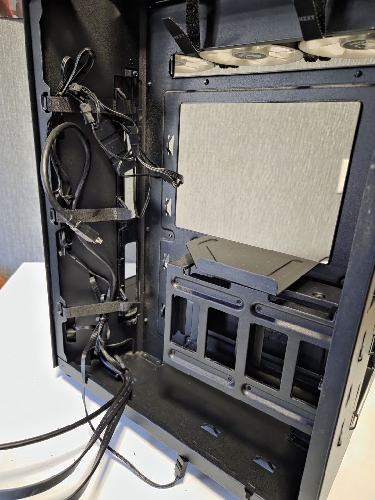 Корпус NZXT H6 Flow All Black (CC-H61FB-01)