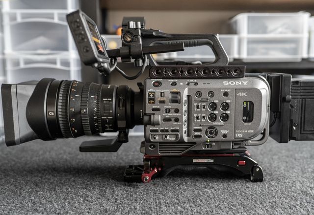 Sprzedam kamerę filmową Sony FX9 – stan idealny 38 tyś netto komplet