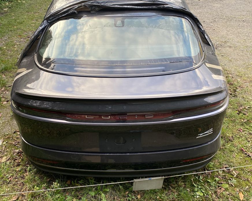 Заднє скло, панорама Lucid Air Touring