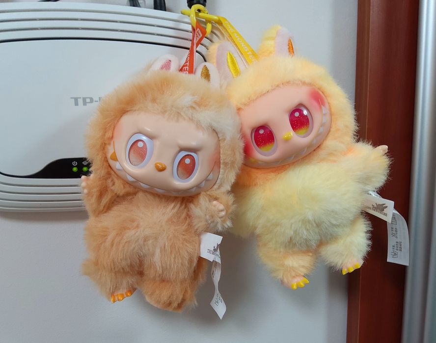 Лабубу, игрушка-брелок Лабубу, цвет персиковый