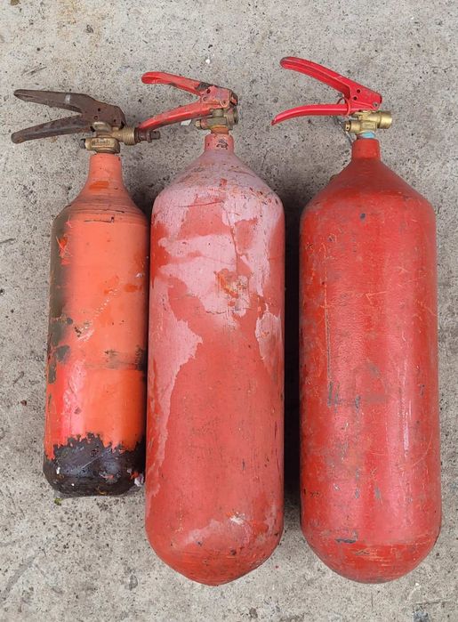 Вогнегасники використані.