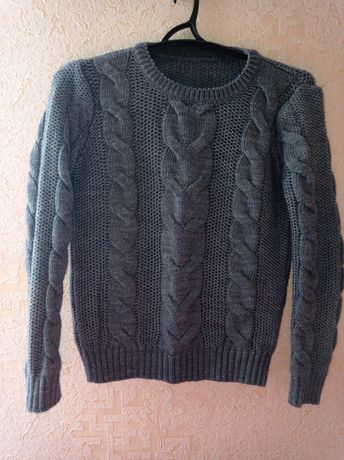 Продам теплий жіночий светр крупна вязка