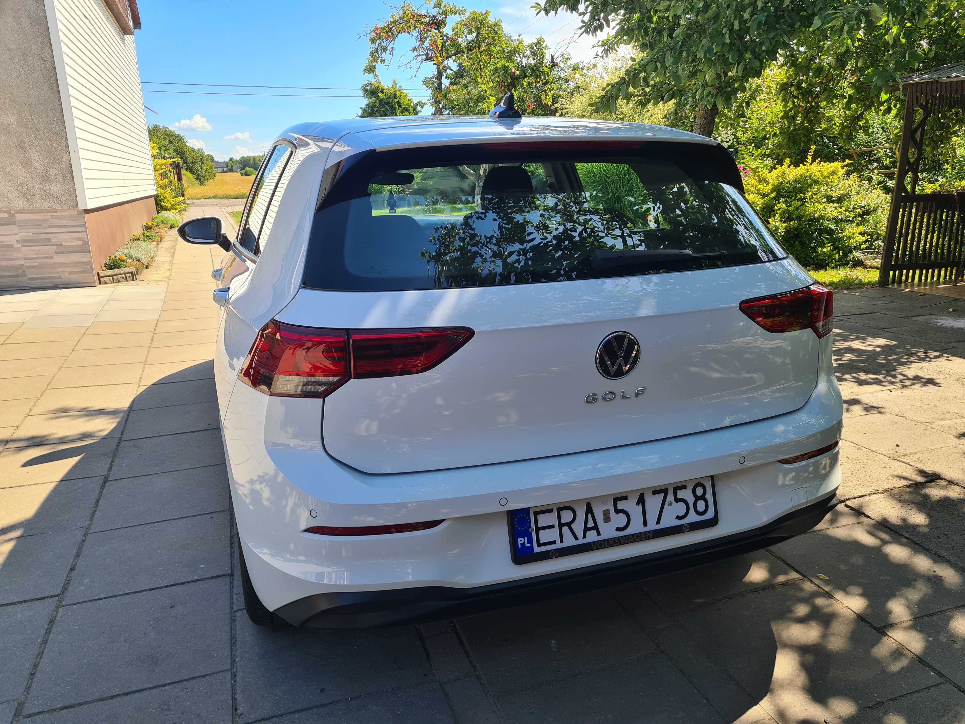 Volkswagen golf VIII life vw golf 8 bezwypadkowy salon Polska