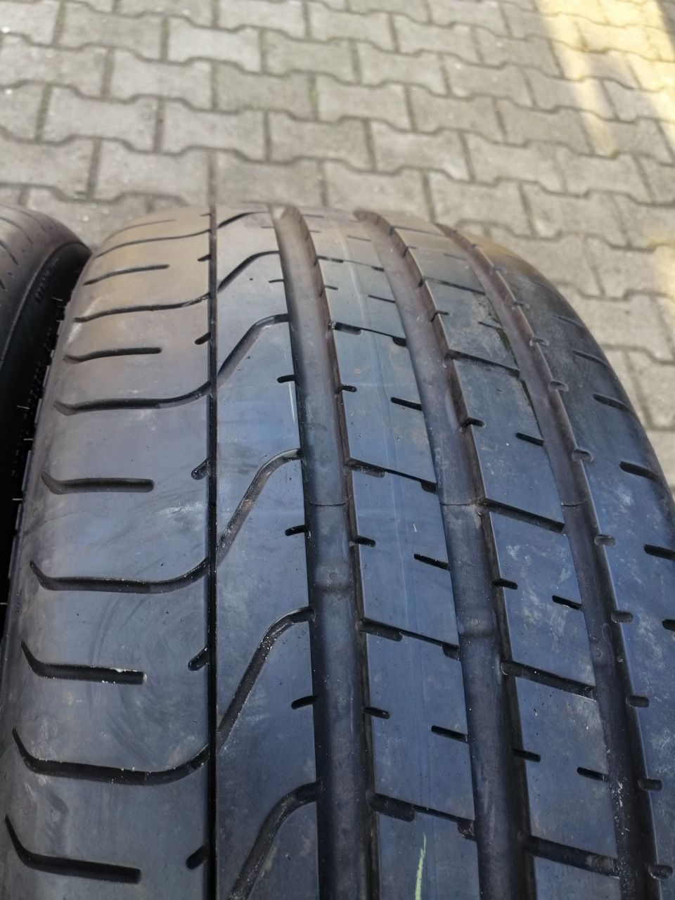 225/35R19 88Y Pirelli P Zero