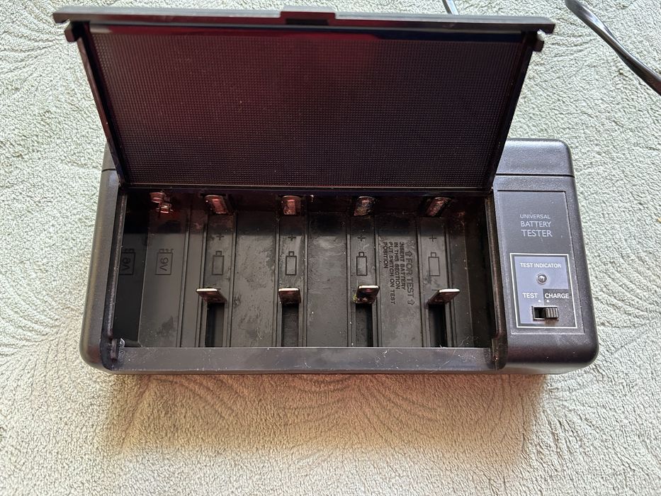 Ładowarka Philips baterii AAA AA 9V