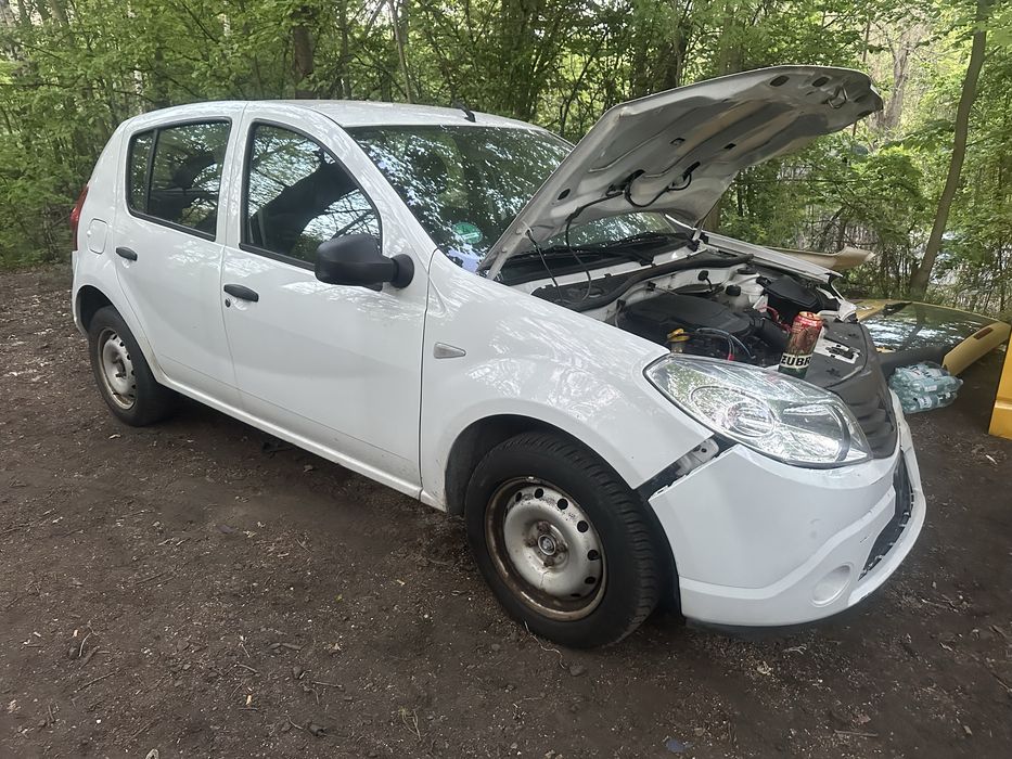 Двери дачія сандеро двері Sandero 1.4 бензин