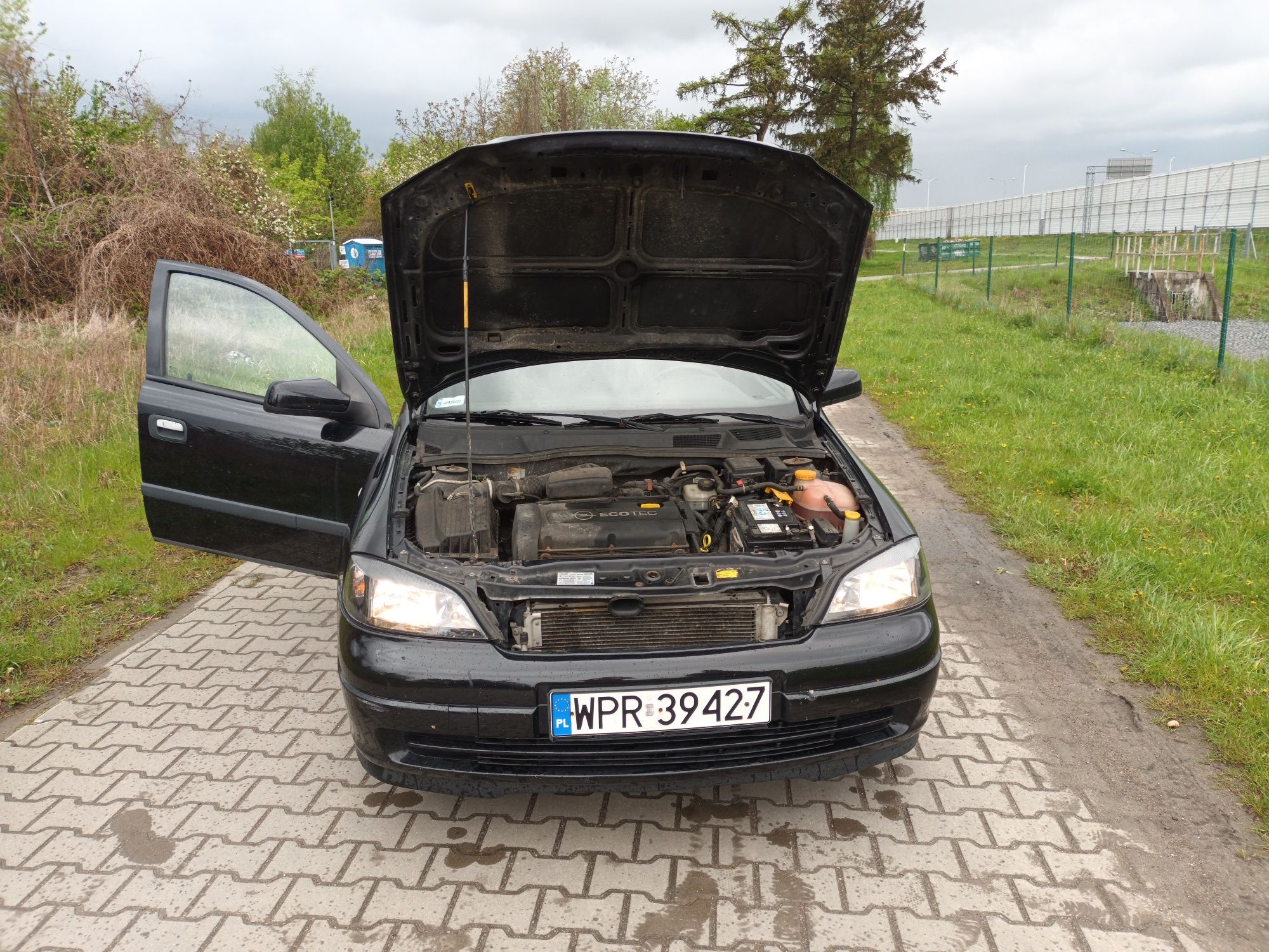 sprzedam opel astra 1.6 benzyna 2007 rok na pełnych obrotach telefon 6