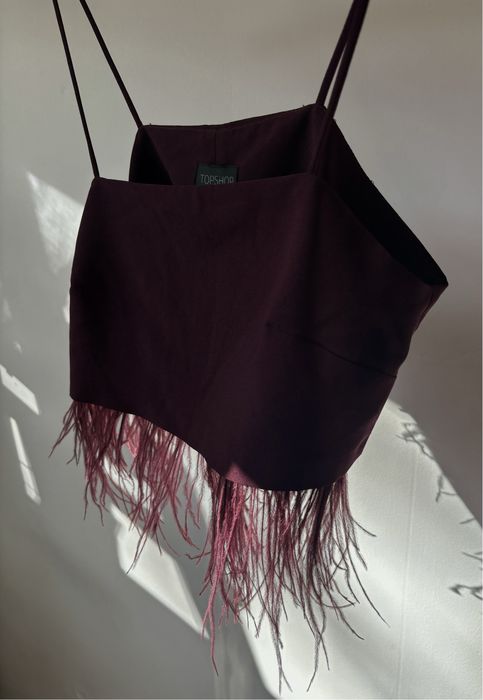 Top bordowy z piórami M