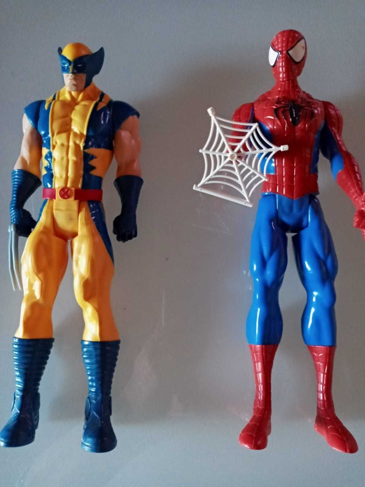 1 Wolverine e 1 homem aranha com 30cm