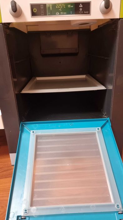 Продам игрушечную деткую кухню Smoby