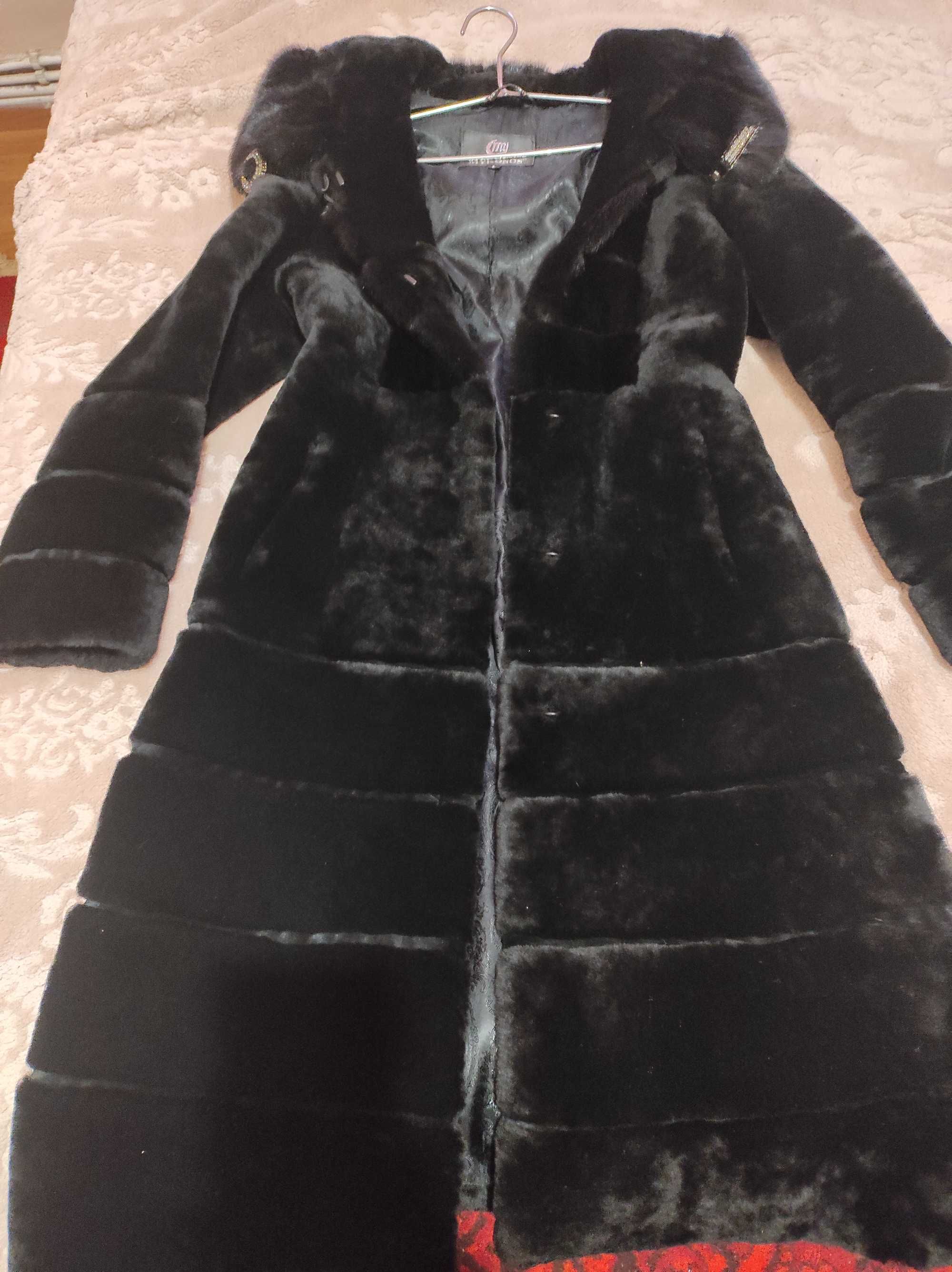 Продам женские куртки,плащи,пальто и шубу.