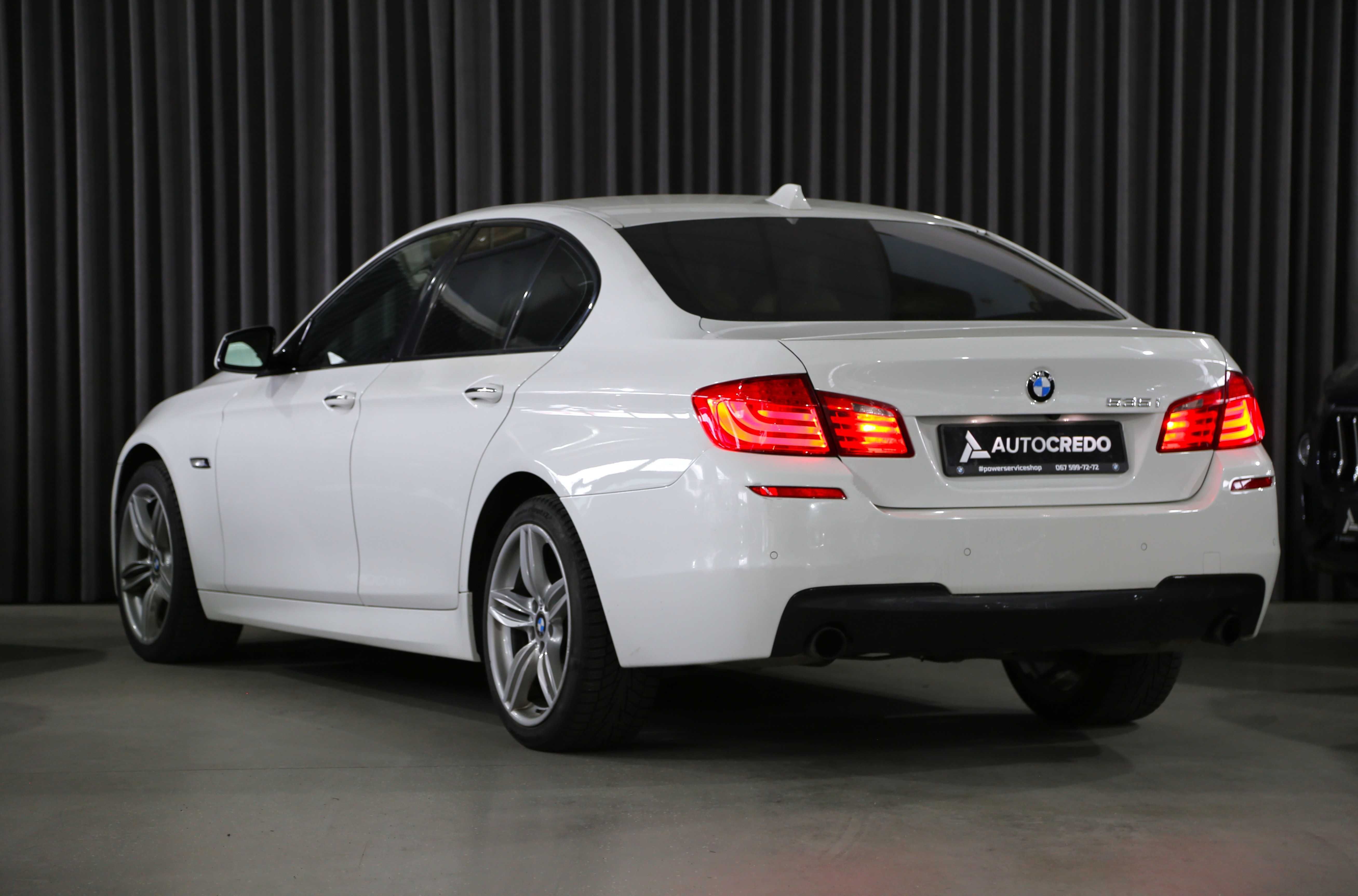 BMW 5 Series 2012 року