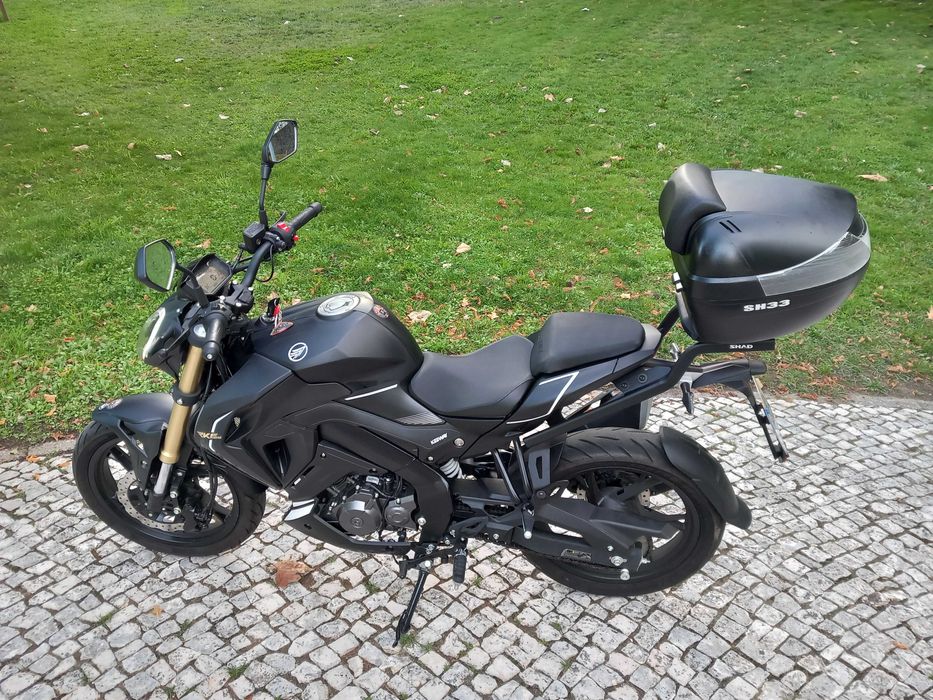 Keeway RKF 125 com Top Case Ano 2023