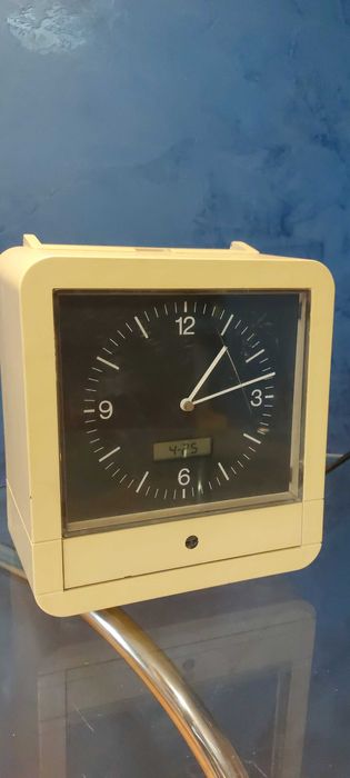Zegar elektroniczny K 1000 – (zegar rejestrujący, przemysłowy)