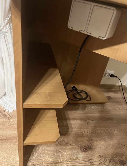 Biurko narożne Olcha 80x80 półki gniazdka