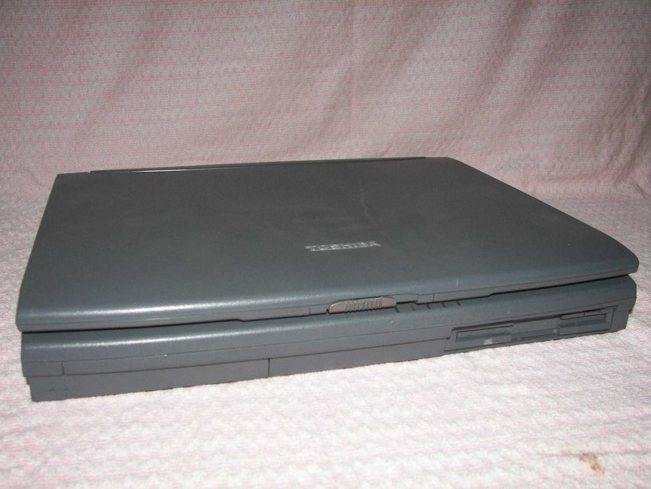 Продам  Ноутбук "Toshiba" SР 4270 б/в (виробник -  "Toshiba", Японія):