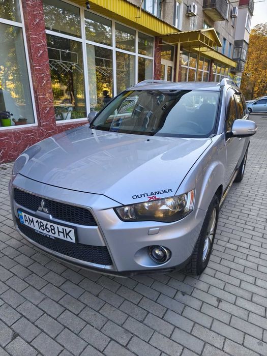 Продам  Mitsubishi Outlander XL