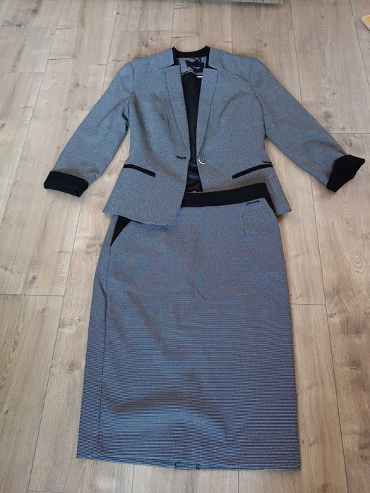 Elegancki komplet spódnica i marynarka roz.36