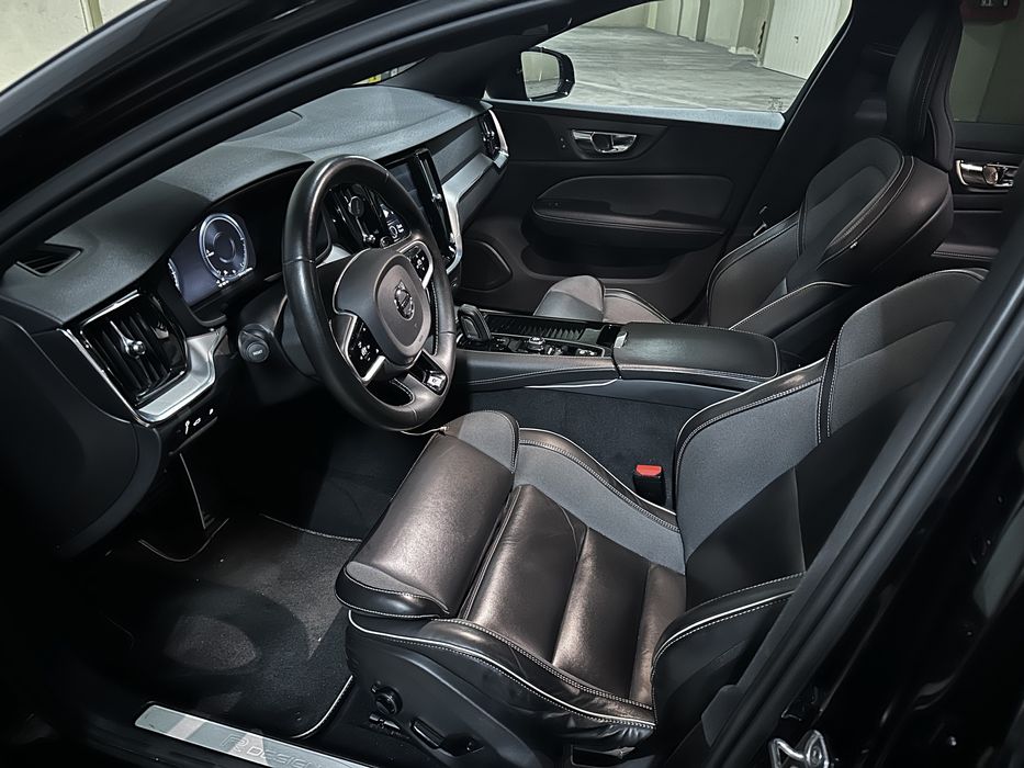 Volvo V60 2.0 T8 392cv AWD TE R-Design