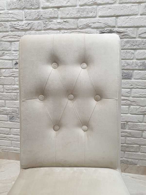 Krzesło glamour białe beż kołatka złota welur pikowane Producent nowe