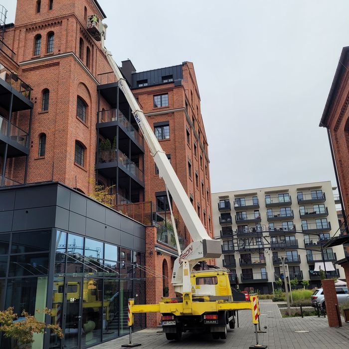 Wynajem podnośników koszowych