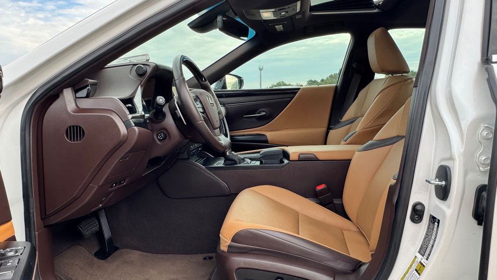 Продам Lexus ES 300 Hybrid 2021 Ідеальний і Максимальний