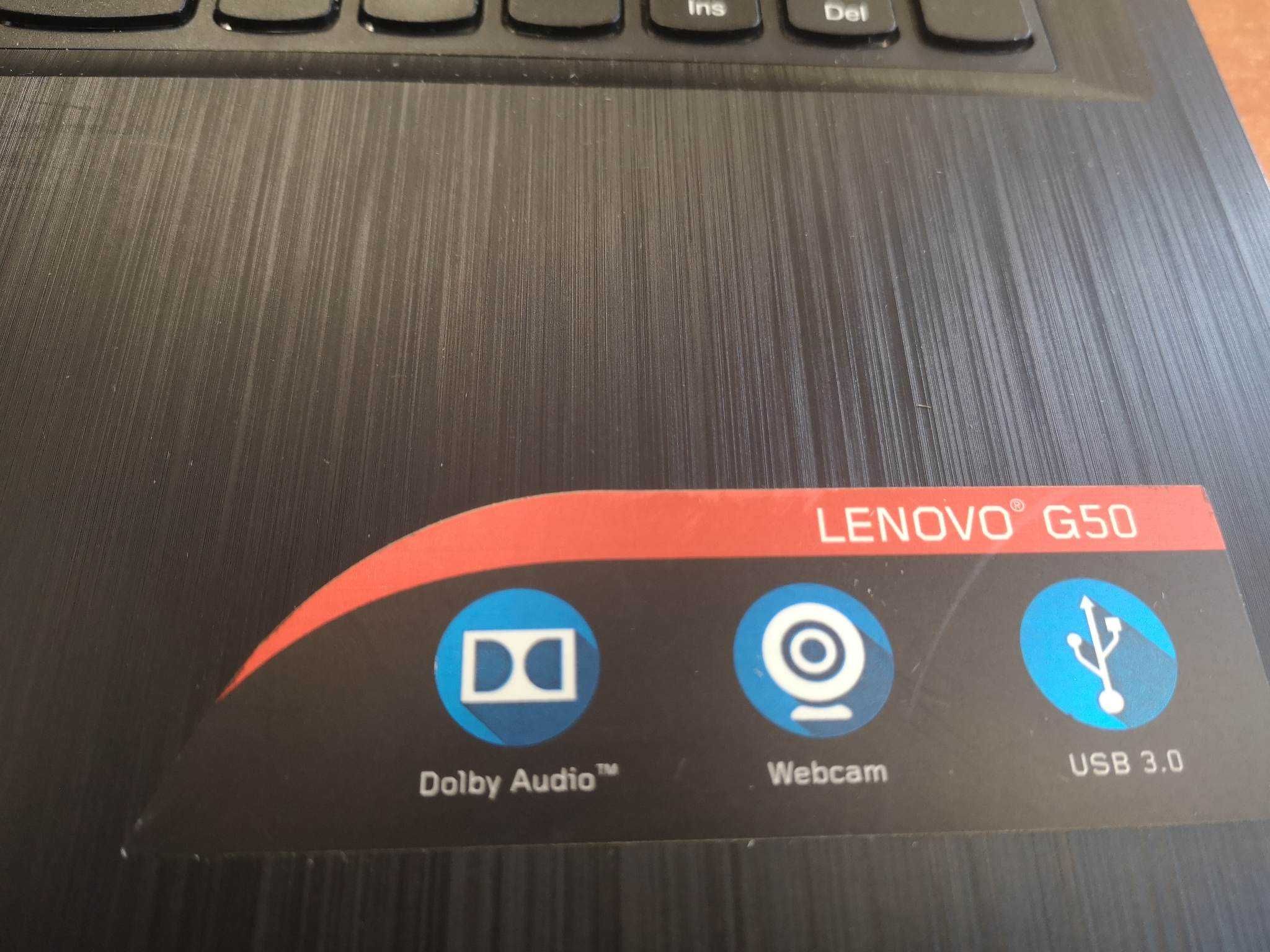 laptop LENOVO 15,6" I3-4030U 8 GB 120 SSD  win 10
