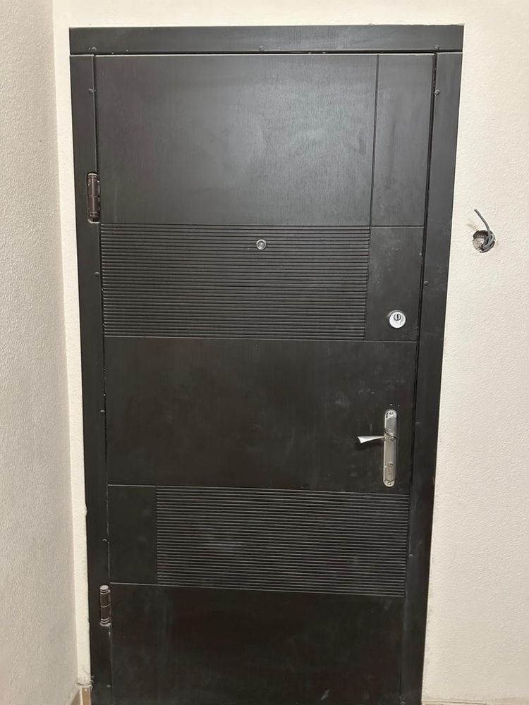 Вхідні двері в квартиру