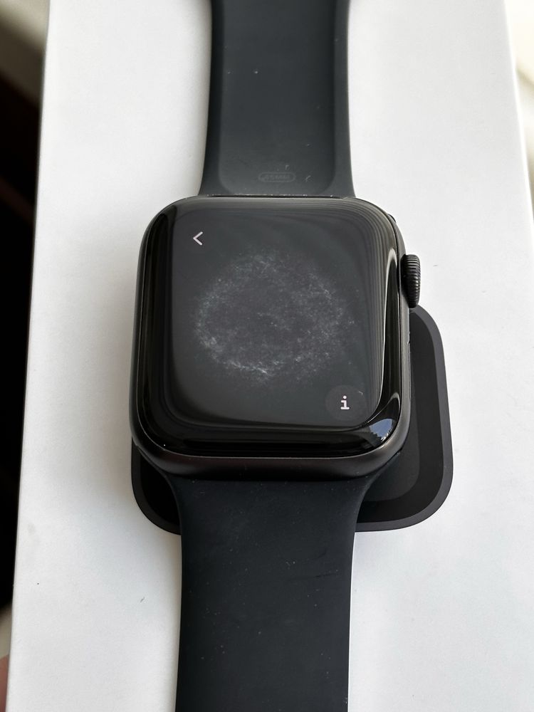 Apple Watch se space grey 44mm
