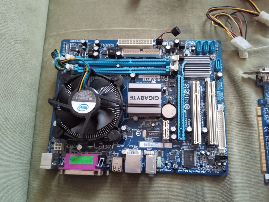 Płyta główna Gigabyte DDR3 +procesor+grafika+zasilacz GA-G41MT-ES2L