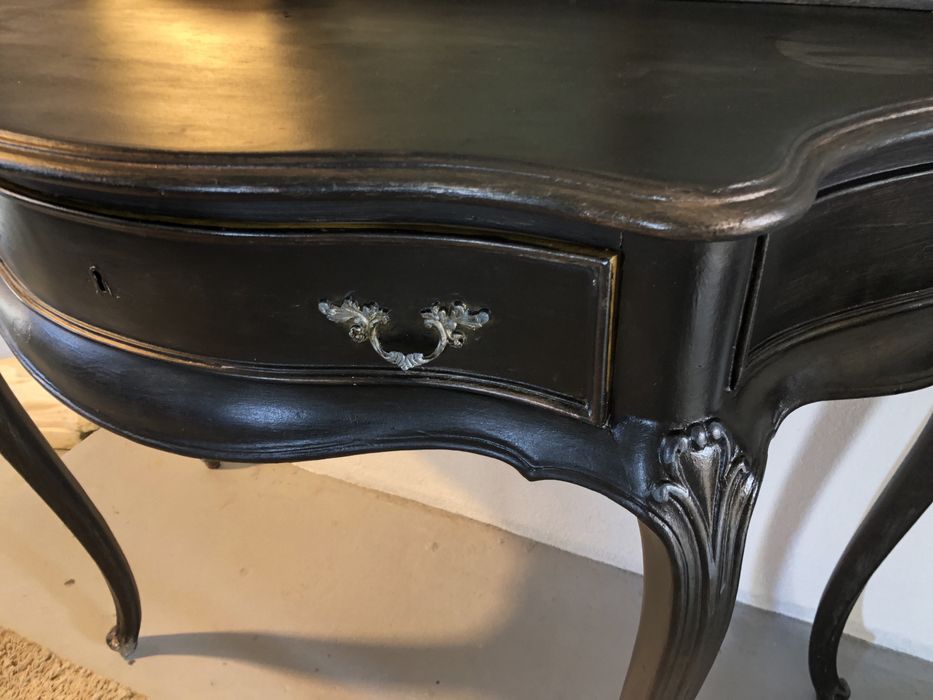 Conjunto Queen Anne, aparador, espelho , banqueta, cadeira, mesas
