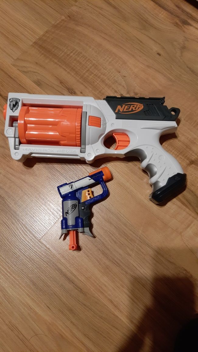 Pistolety z NERF mały gratis