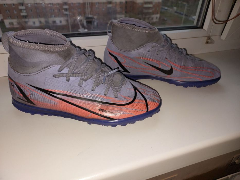 Продам сороконіжки Nike