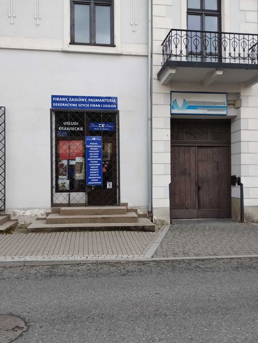Do wynajęcia lokal handlowo-usługowy w rynku w  Krzeszowicach