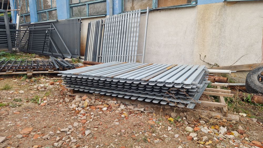 Przęsła ze sztachet pionowych, palisada, inne profile