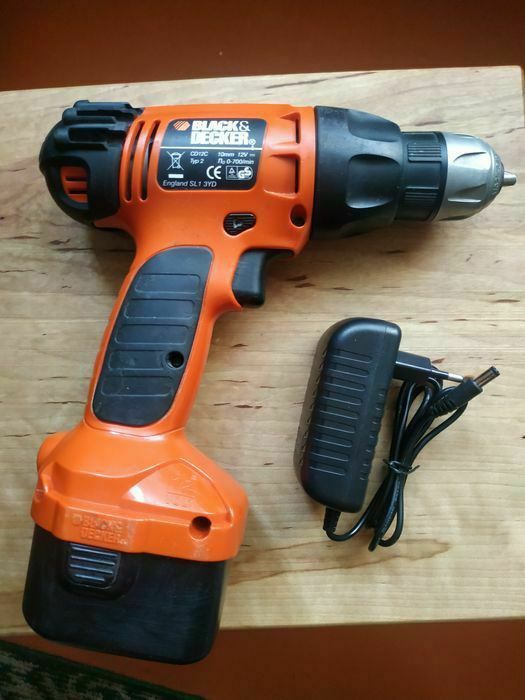 Шуруповерт Black & Decker 12V